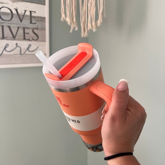 Stanley Quencher H2.0 40oz. Nectarine Tumbler + BOOT - Picture 4 of 9